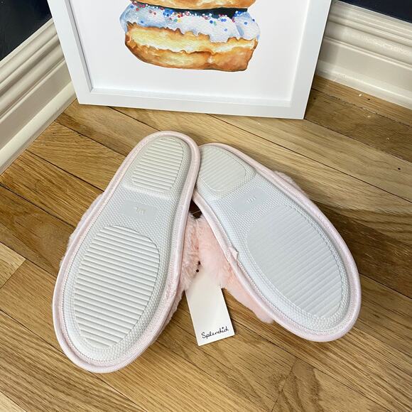 Splendid pink fuzzy slide slippers med/large - Picture 2 of 3